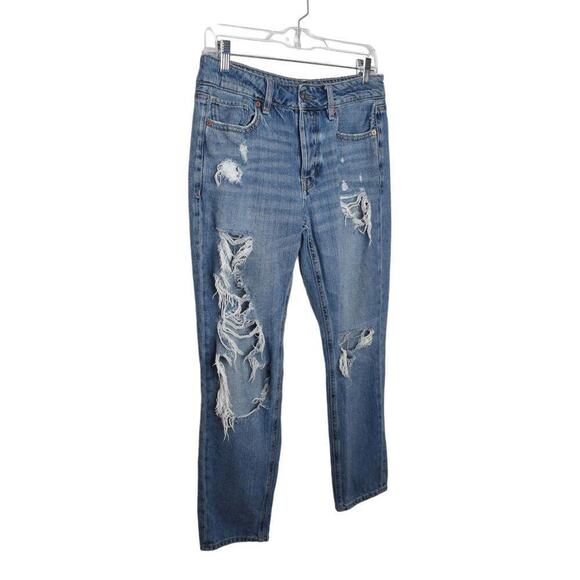American Eagle Womens Light Wash Distressed Blow Out Knee Tomgirl Jeans‎ Size 4 - Picture 2 of 11